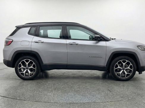 Used 2025 Jeep Compass Limited AWD/4WD image 11