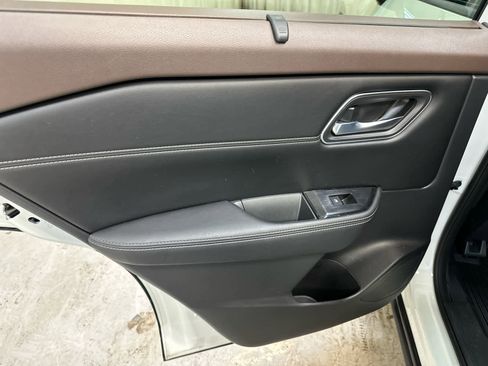 Certified 2021 Nissan Rogue SV w/ Premium Package image 29