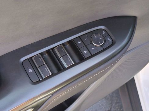 Used 2024 Lexus RZ 300e Premium image 16