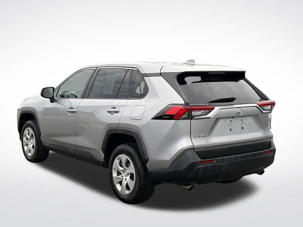 Used 2025 Toyota RAV4 LE AWD/4WD image 7