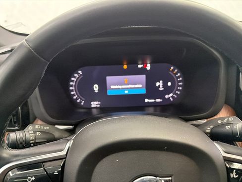 Used 2023 Volvo XC60 B5 Plus FWD image 29