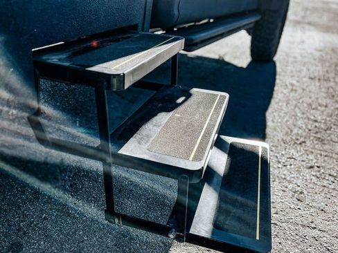 Used 2022 Ford F550 4x4 Crew Cab Super Duty w/ Power Equipment Group image 40