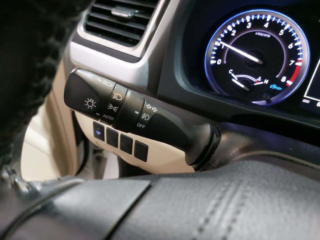 Used 2019 Toyota Highlander XLE FWD image 27