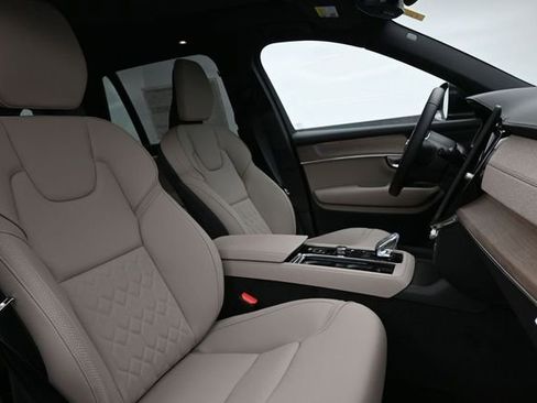New 2026 Volvo XC90 T8 Plus w/ Protection Package Premier AWD/4WD image 36