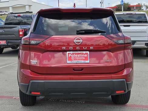Used 2025 Nissan Rogue SV AWD/4WD image 5