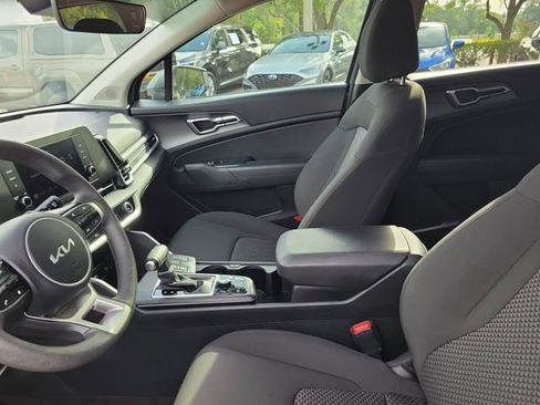 Used 2025 Kia Sportage LX FWD image 13