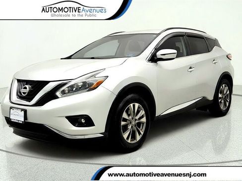 Used 2018 Nissan Murano SV FWD image 1