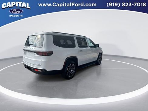 Used 2024 Jeep Wagoneer L Series II w/ Flexible Seating Group image 8