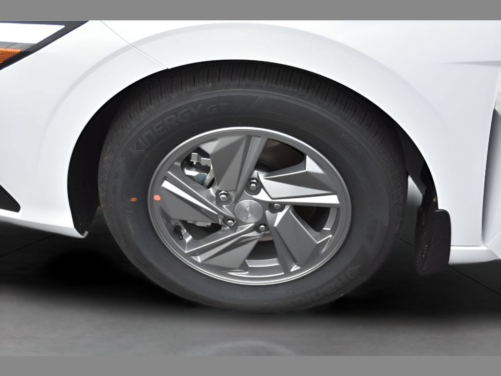 New 2026 Hyundai Elantra SE FWD image 8