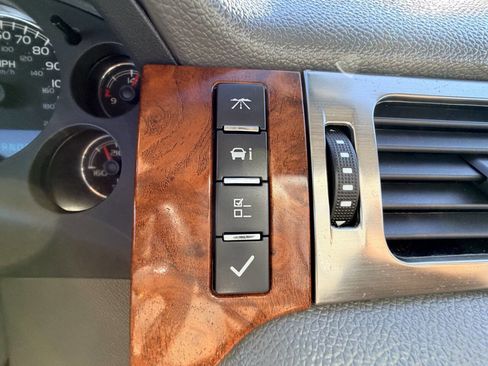 Used 2007 Chevrolet Suburban LT w/ LT Preferred Equipment Group image 25