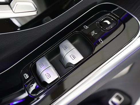 Used 2022 Mercedes-Benz S 500 4MATIC w/ AMG Line Package image 44