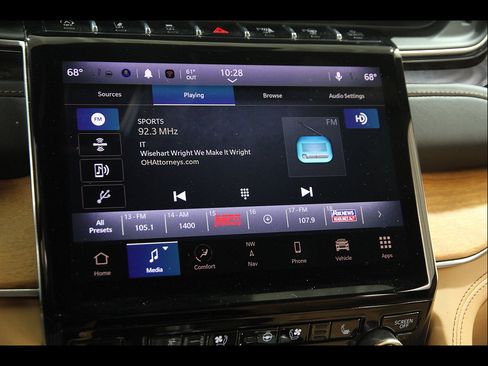 Used 2023 Jeep Grand Cherokee Summit AWD/4WD image 10