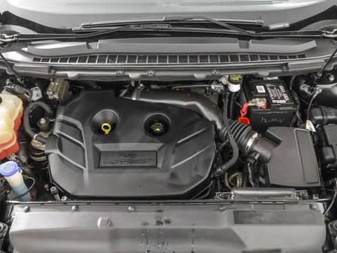 Used 2018 Ford Edge SE image 46