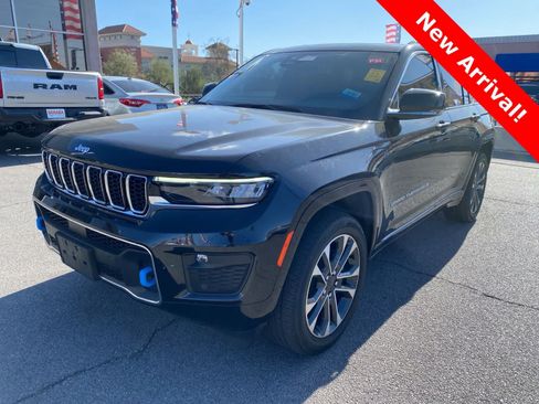 Used 2023 Jeep Grand Cherokee Overland w/ Luxury Tech Group IV AWD/4WD image 1