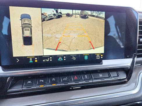 Used 2022 Chevrolet Silverado 1500 High Country w/ Technology Package image 10