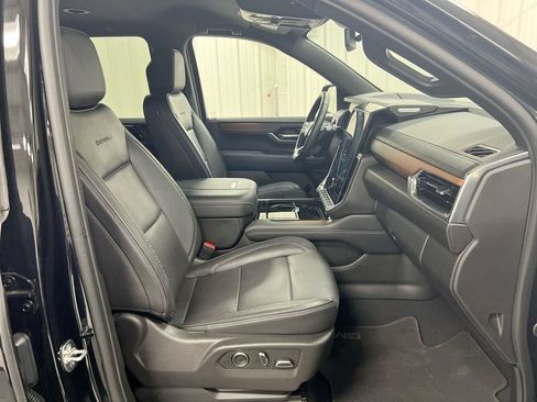 Used 2025 GMC Yukon XL Denali AWD/4WD image 22