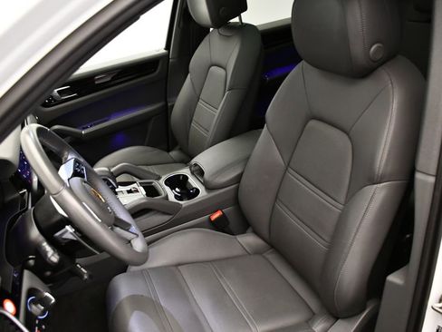 Used 2023 Porsche Cayenne image 41