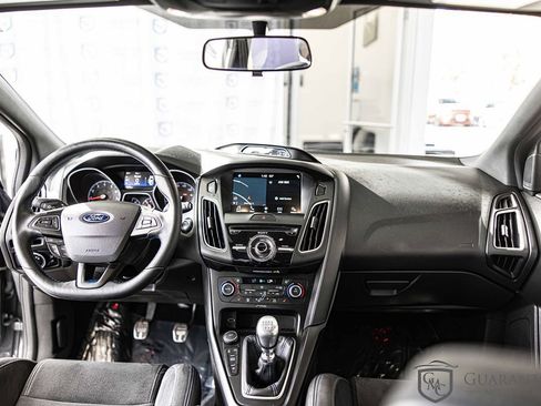 Used 2017 Ford Focus RS image 38