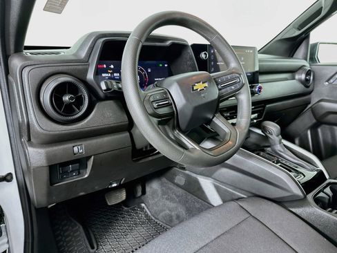 Used 2025 Chevrolet Colorado W/T w/ Advanced Trailering Package RWD image 10