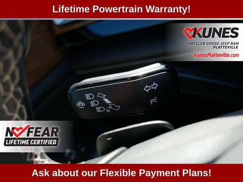 Used 2025 Volkswagen Atlas SE AWD/4WD image 31