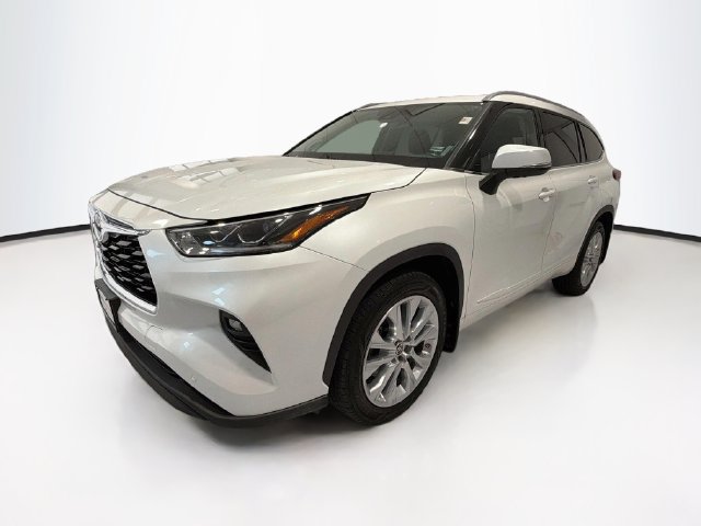 Used 2022 Toyota Highlander Limited w/ Protection Package #3 (TMS) AWD/4WD image 3