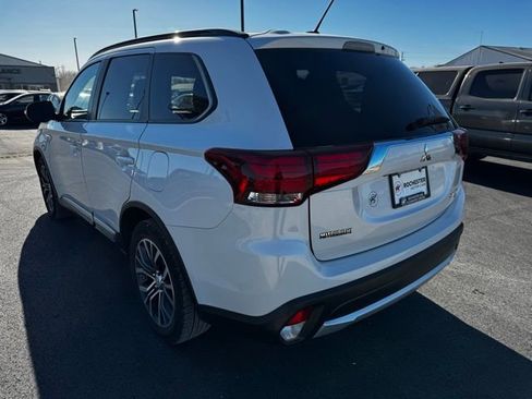 Used 2016 Mitsubishi Outlander SEL image 40
