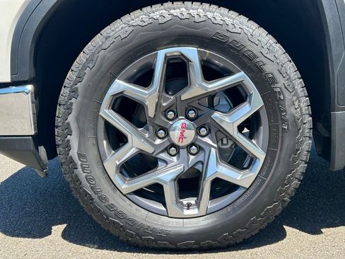 New 2026 GMC Sierra 1500 SLE w/ X31 Off-Road Package AWD/4WD image 11