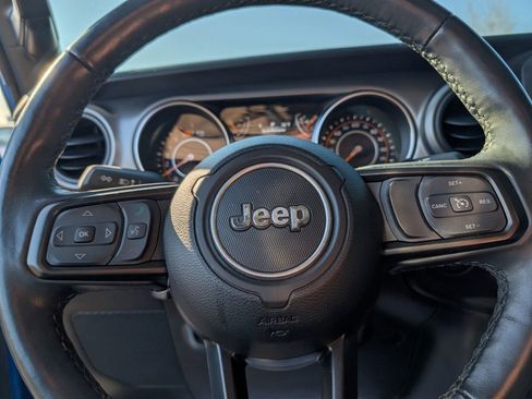Used 2023 Jeep Wrangler Sport S image 32