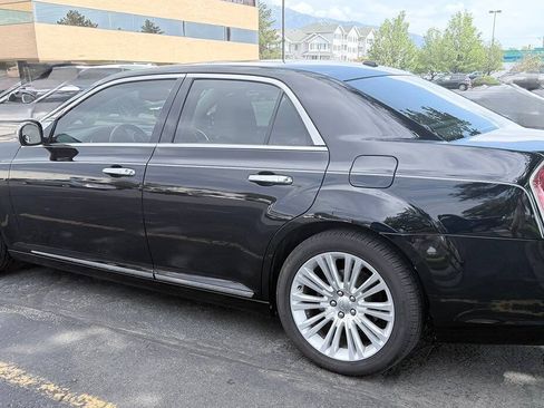 Used 2012 Chrysler 300 Limited w/ Luxury Group RWD image 6