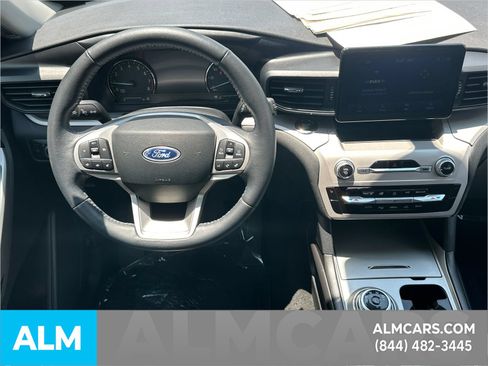 Used 2024 Ford Explorer XLT RWD image 29