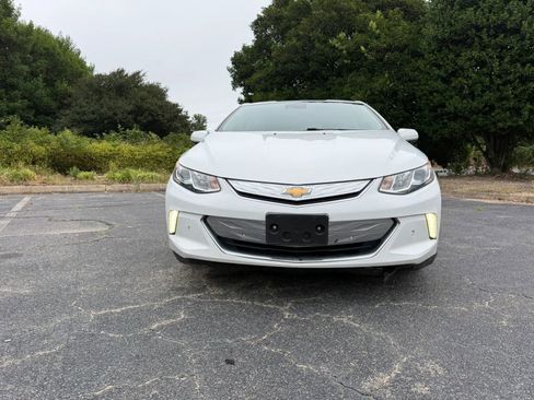 Used 2017 Chevrolet Volt Premier w/ Driver Confidence II Package FWD image 3