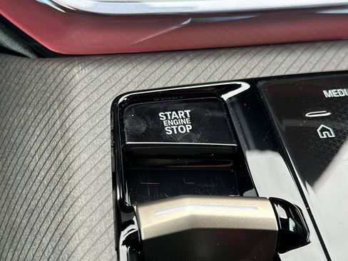 Used 2025 BMW X3 xDrive30i w/ Premium Package image 28