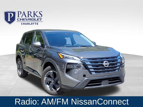 Used 2024 Nissan Rogue SV image 1