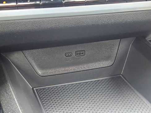 New 2026 Chevrolet Equinox LT w/ Convenience Package II FWD image 25