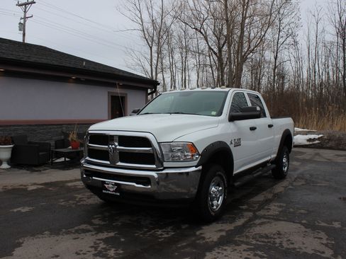 Used 2013 RAM 2500 Tradesman w/ Chrome Appearance Group image 12