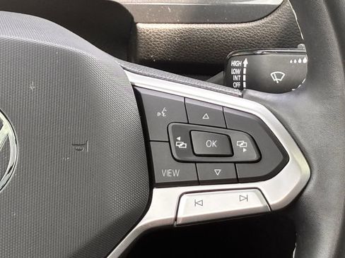 Used 2023 Volkswagen Tiguan SE R-Line FWD image 14