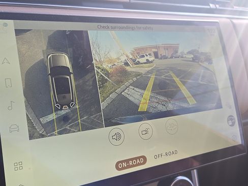 Used 2023 Land Rover Range Rover SE image 18