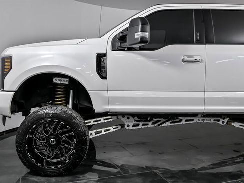 Used 2019 Ford F250 Lariat image 6