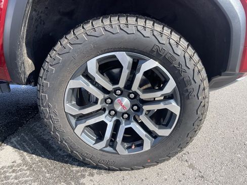 Used 2024 GMC Canyon AT4 w/ Technology Package image 33