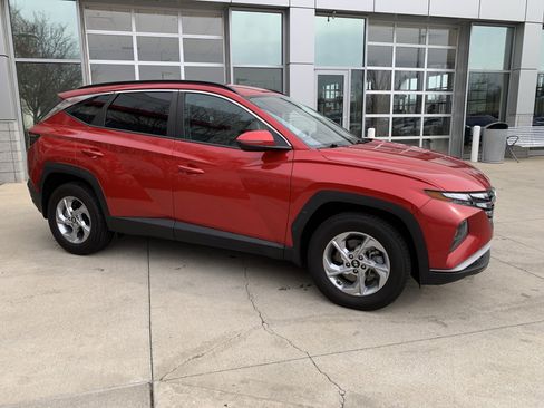 Used 2023 Hyundai Tucson SEL image 3