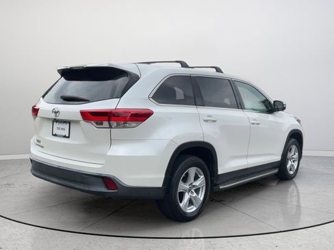 Used 2019 Toyota Highlander LE FWD image 7