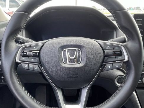 Used 2018 Honda Accord Touring image 16