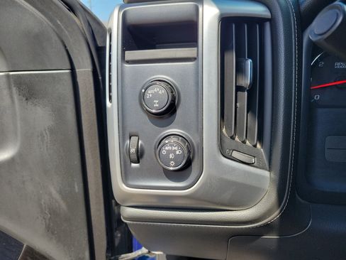 Used 2017 GMC Sierra 1500 SLE w/ SLE Value Package image 10