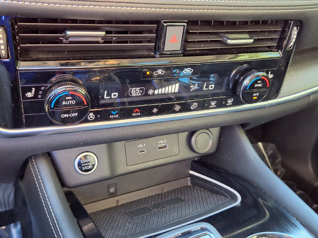 Used 2022 Nissan Rogue Platinum w/ Head-Up Display Package FWD image 22