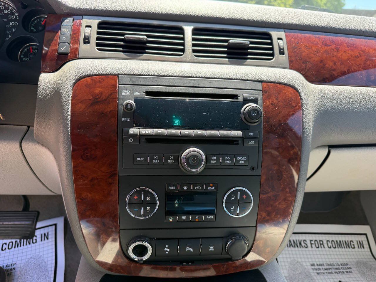 Used 2010 Chevrolet Suburban LT AWD/4WD image 23