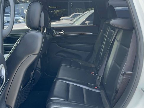 Used 2019 Jeep Grand Cherokee Limited AWD/4WD image 14