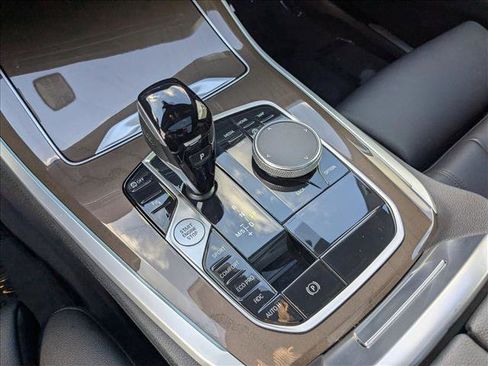 Used 2022 BMW X5 xDrive40i w/ Premium Package image 12