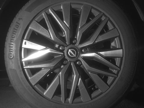 Used 2025 Nissan Altima 2.5 SV FWD image 15