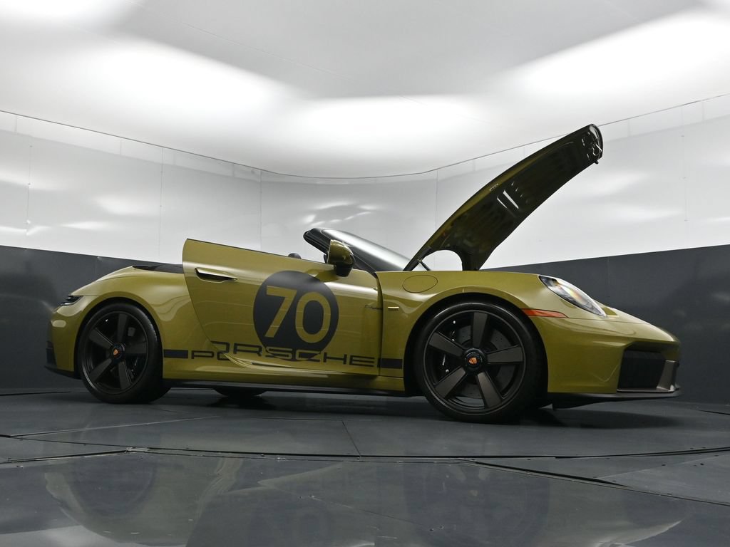 Certified 2026 Porsche 911 GTS RWD image 40