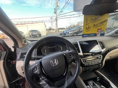 Used 2016 Honda Pilot Touring image 12